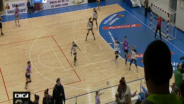 HANDBAL. Lupta pentru titlu s-a transat dupa primul meci Imagine
