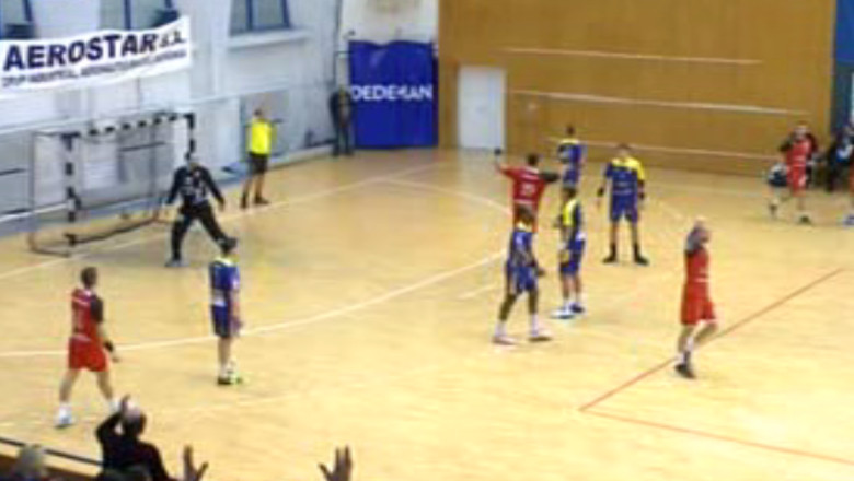 Handbal masculin. Stiinta Bacau s-a impus in fata Stelei Imagine