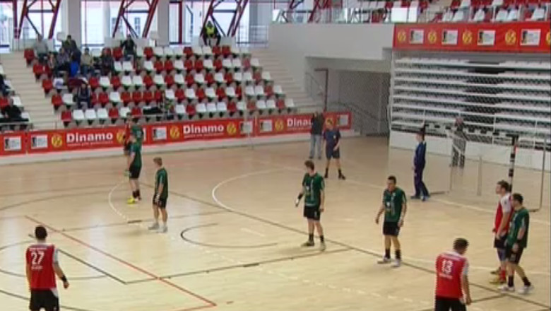 HANDBAL MASCULIN. Victorie cu emotii pentru vicecampioana Imagine