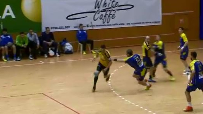 Handbal. Potaissa a pierdut la Bacau Imagine
