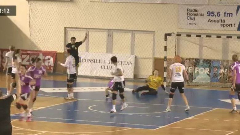 Handbal. "U" Jolidon a invins Zalaul lui Tadici Imagine
