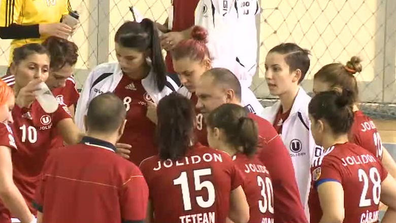 Handbal spectacol in Sala Sporturilor „Horia Demian" Imagine