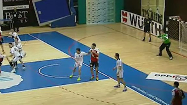 Handbalistii lui Poli, sir neintrerupt de infrangeri Imagine