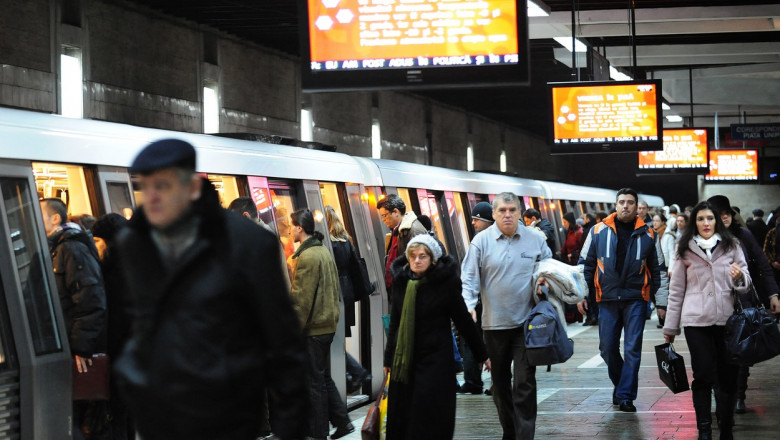 Haos la metrou. Un tren s-a defectat la statia Tineretului Imagine