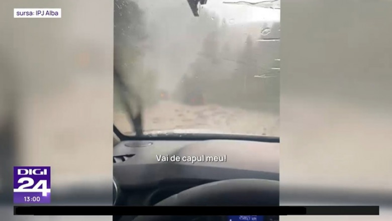 Haos pe Transalpina dupa furtuna. Drumul a fost blocat aproape 12 ore din cauza pietrelor si a namolului scurse de pe versanti Imagine
