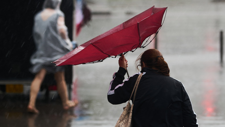 HARTA Avertizari meteo pentru ciclonul din weekend. Aproape jumatate din tara va intra sub cod portocaliu de ploi si furtuni Imagine
