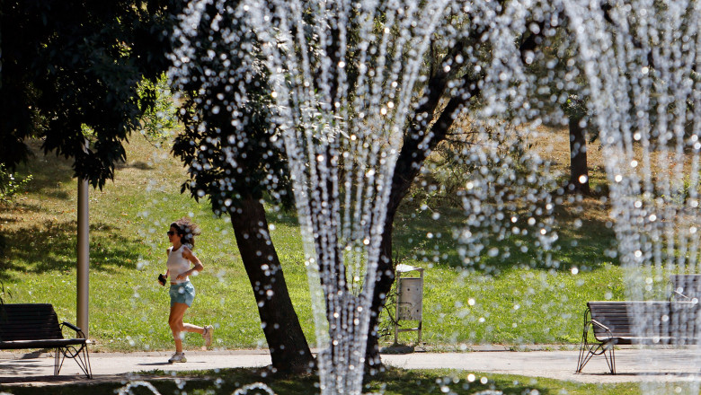 HARTA Cod rosu de canicula in 15 judete si Bucuresti. Temperaturi de pana la 43°C si risc de furtuni. ANM a actualizat prognoza meteo Imagine