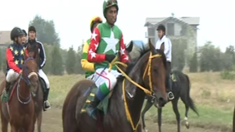 Hipodromul din Mangalia a gazduit prima cursa de cai din ultimii zece ani Imagine