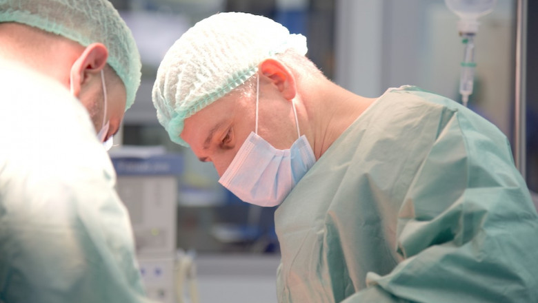 Histerectomie totala cu anexectomie bilaterala si cura chirurgicala a unui chist renal cu pieloplastie, in acelasi timp operator Imagine