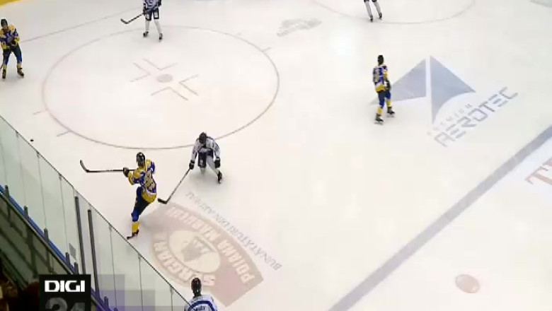 HOCHEI. Adversari puternici pe gheata Imagine