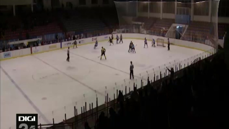 HOCHEI. Aproape de eliminare Imagine