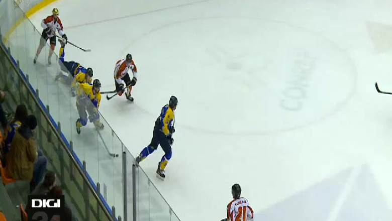 HOCHEI. Calificare in semifinale Imagine