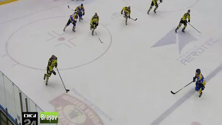 HOCHEI. Corona, adversar tare in semifinala Imagine