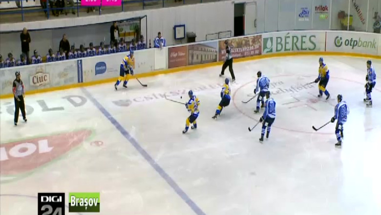 HOCHEI. Corona Brasov a castigat primul meci din Liga Mol  Imagine
