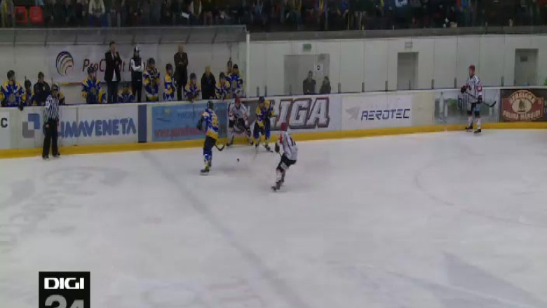 HOCHEI.  Corona Brasov a intrat in finala  Imagine