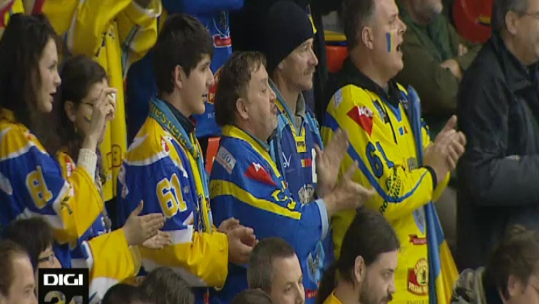 HOCHEI. Corona Brasov, vicecampioana Ligii MOL Imagine