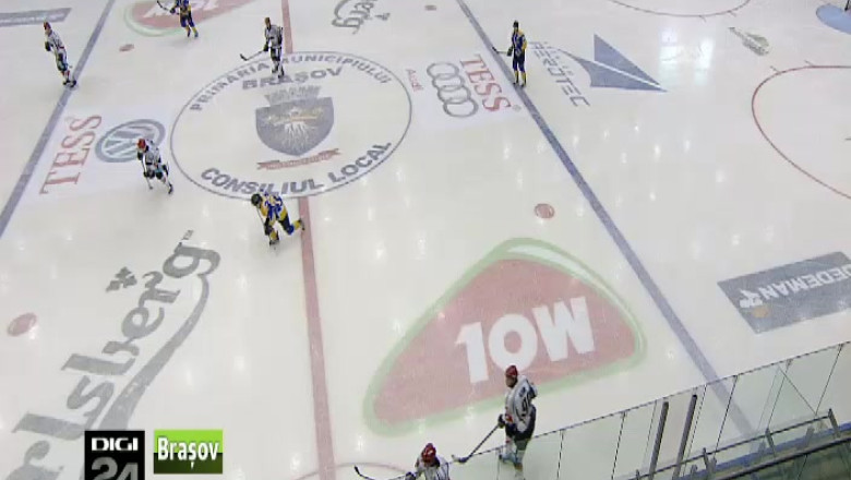 HOCHEI. Corona, in cadere libera Imagine