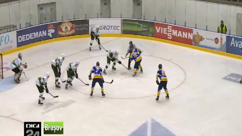 HOCHEI. Corona, lider in Liga Mol  Imagine