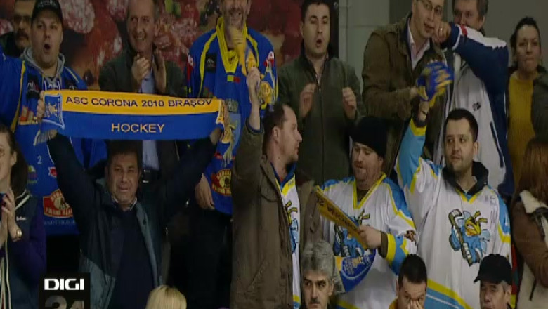 HOCHEI. Demonstratie de forta pe gheata Imagine