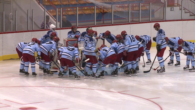 HOCHEI. Dunarea incepe semifinala cu Corona Imagine