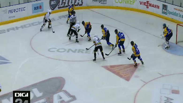 HOCHEI. Inca o infrangere in Liga Imagine