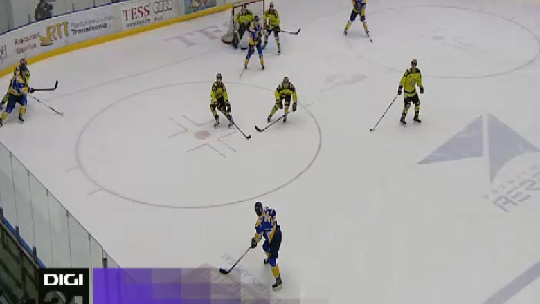 HOCHEI. Incepe Liga Mol Imagine