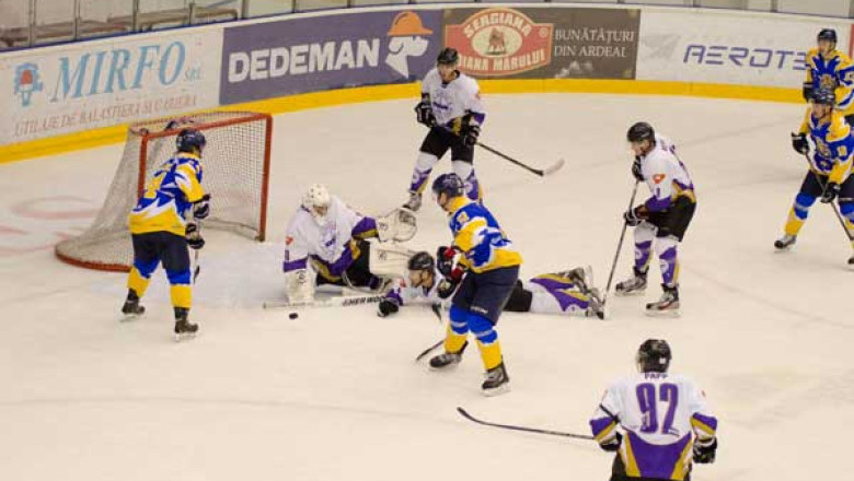 HOCHEI. Start in play-off Imagine