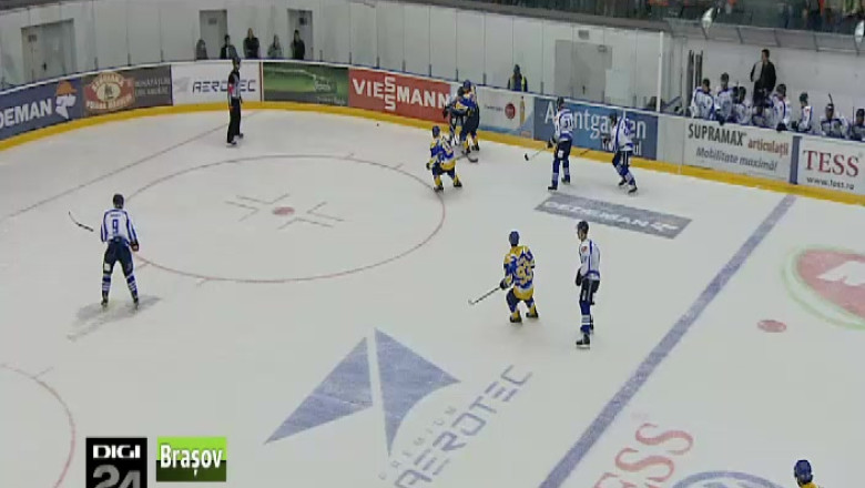 HOCHEI. Trei meciuri in Ungaria pentru hocheistii de la Corona Brasov Imagine