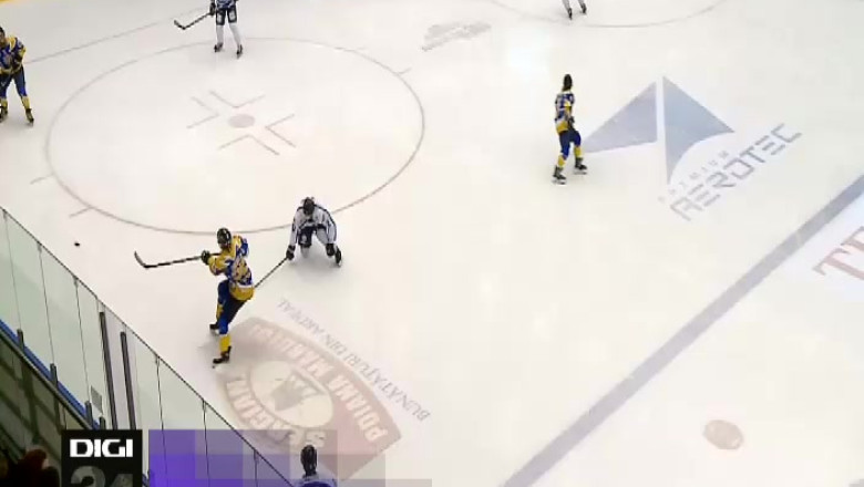 HOCHEI. Victorie dramatica pentru Corona Imagine