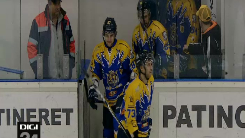 HOCHEI. Victorie importanta cu Miskolc Imagine