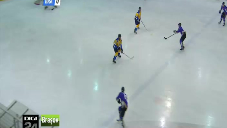 HOCHEI. Victorie pentru Corona Brasov Imagine