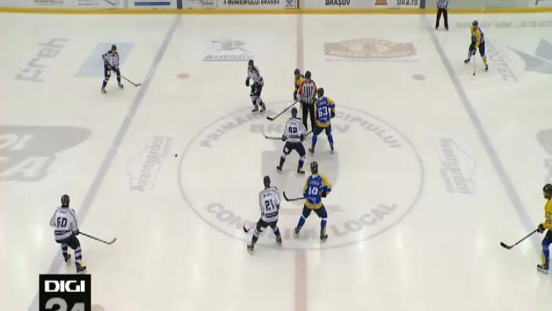 HOCHEI. Victorie spectaculoasa pentru Corona Brasov Imagine