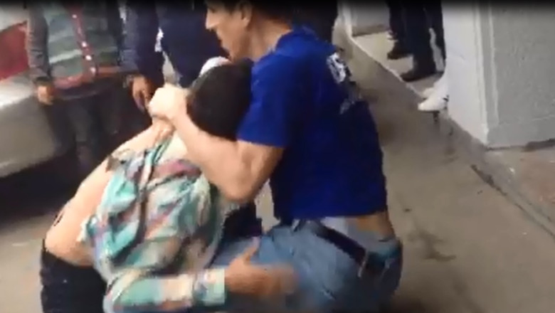 Hot batut mar. Un barbat care a incercat sa fure dintr-un magazin, batut de un agent de paza Imagine