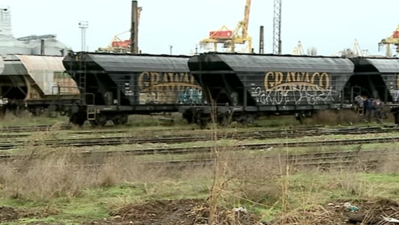 Hoti de piese de tren. Au furat 11 tone pe care au vrut sa le vanda la fier vechi Imagine