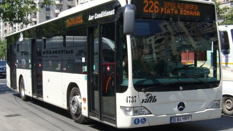 Hoti specializati in furturile din masinile RATB si metrou, ridicati de politisti Imagine