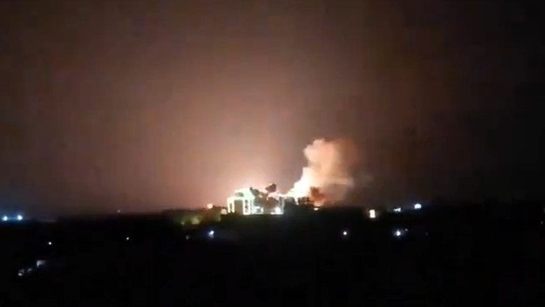 Houthi acuza SUA si Marea Britanie de noi atacuri. Orasul-port Hodeida din Yemen ar fi fost bombardat Imagine