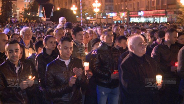 ”Hristos a Inviat!”. Mii de timisoreni, la Slujba de Inviere de la Catedrala Mitropolitana Imagine