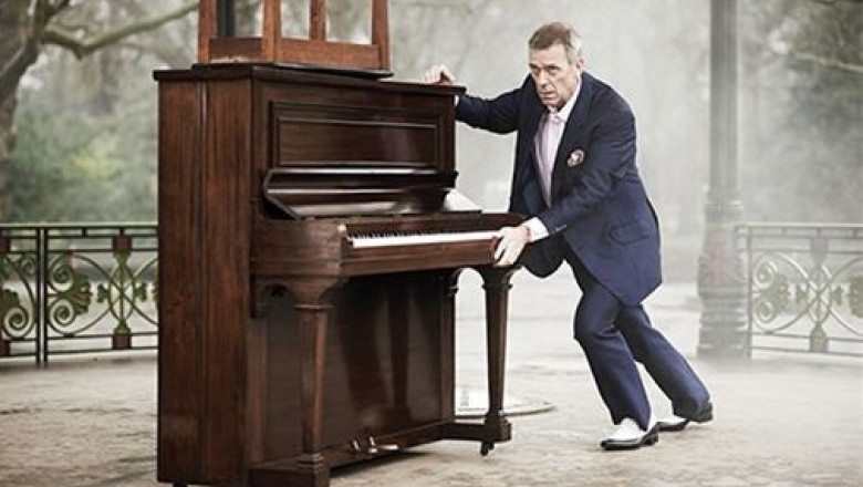 Hugh Laurie, vedeta serialului Dr. House, si-a lansat al doilea album muzical Imagine