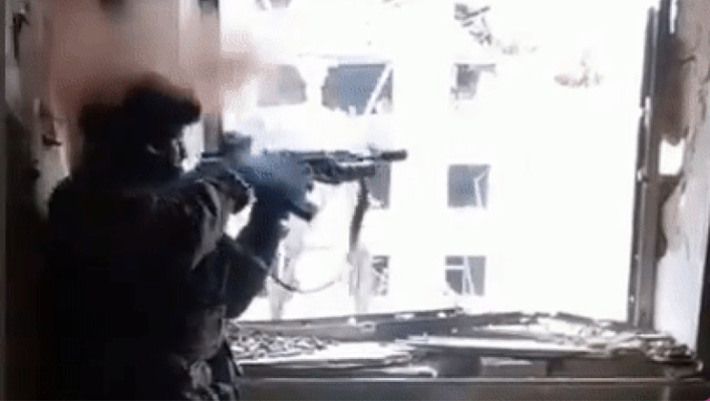 I-a trecut glontul pe la ureche. Un soldat ucrainean scapa cu viata, dupa ce un glont trece la doar cativa centimetri de capul sau Imagine