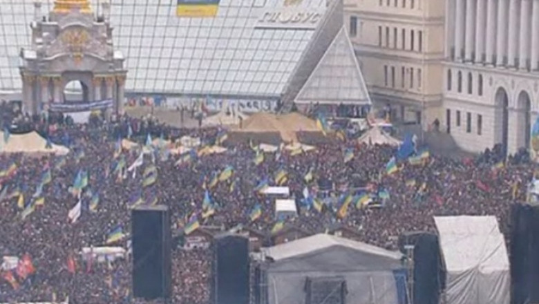 Ianukovici merge la Moscova. Opozitia il acuza ca vrea sa vanda tara Rusiei Imagine