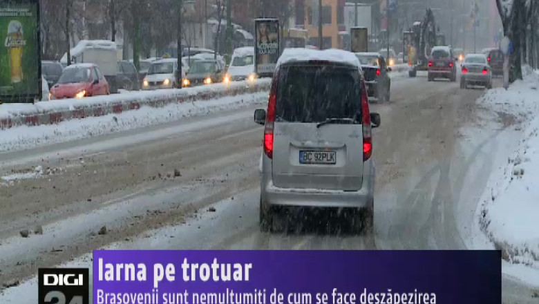 Iarna pe trotuar. Brasovenii sunt nemultumiti de cum se face deszapezirea Imagine