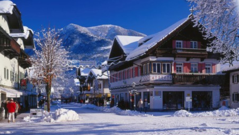 Iarna timpurie in Germania. Statiunea Garmisch-Partenkirchen, blocata de zapezi Imagine