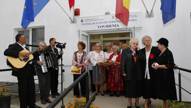 IASI. Pensionarii s-au enervat pentru ca l-au asteptat in zadar pe viceprimarul Mihai Chirica la ziua dedicata lor Imagine