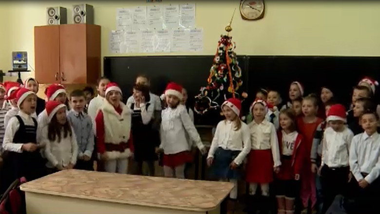 IASI. Pregatiri intense in scoli si gradinite pentru colindele de Craciun Imagine