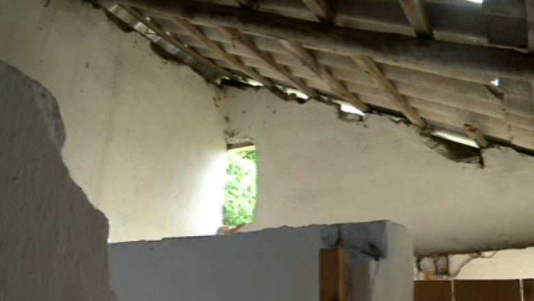 IASI. Statul roman ii obliga sa invete intr-o gradinita cu risc seismic ridicat Imagine