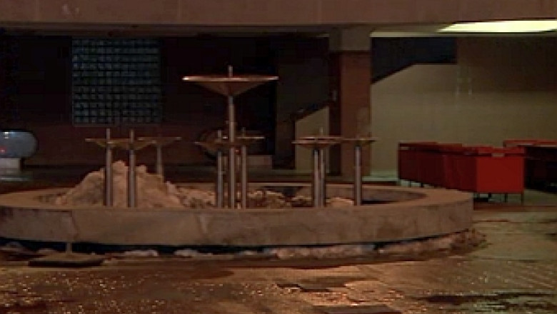 Iasi: Un pasaj pietonal s-a inundat dupa topirea zapezii Imagine