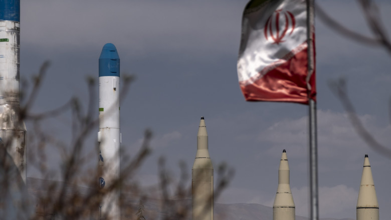 „Iata cum doborati un F-18”: imagini din taberele militiilor iraniene. Antrenamente cu rachete antiaeriene contra avioanelor de lupta