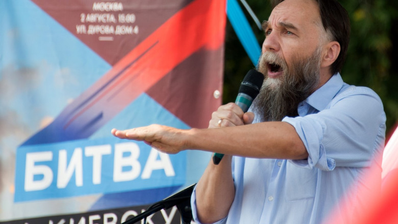Ideologul rus Alexander Dughin, inclus pe lista neagra a UE. Al optulea pachet de sanctiuni a fost agreat de statele europene Imagine