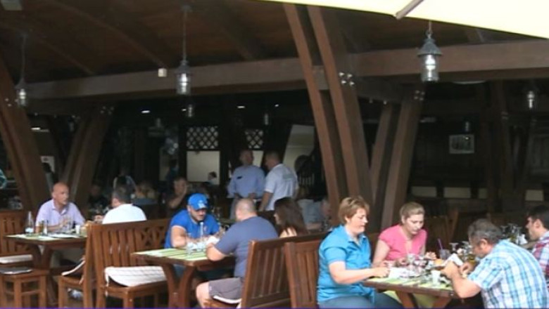 Iesitul la restaurant, indicator de bunastare. Valoarea medie a meniului: sub 5 euro, cea mai mica din Europa Imagine