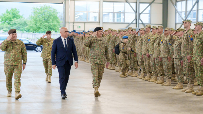 Ilie Bolojan, in vizita la Misiunea UE in Bosnia si Hertegovina. El a vorbit despre rolul militarilor romani in sprijinirea securitatii Imagine